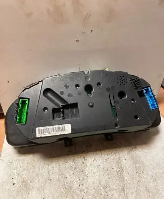 Volkswagen PASSAT B5 Speedometer (instrument cluster) 3B0919861B 910008793010