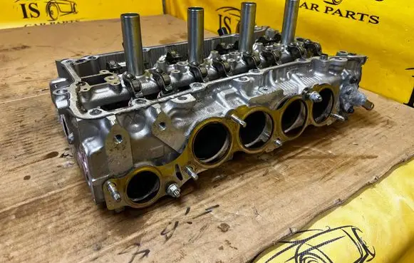 Toyota RAV 4 (XA50) Engine head 