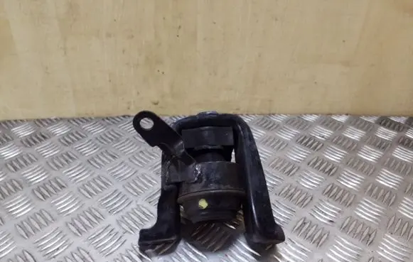 Toyota Corolla Verso E121 Engine mount bracket
