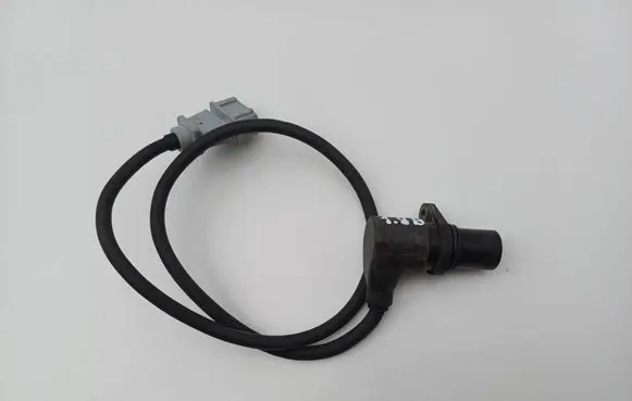 Volkswagen PASSAT B5 Crankshaft position sensor 050906433