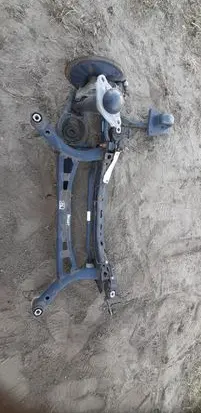 Volkswagen PASSAT B8 Rear axle beam with reductor 