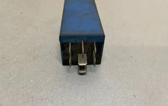 BMW 5 E39 Other relay 1383417
