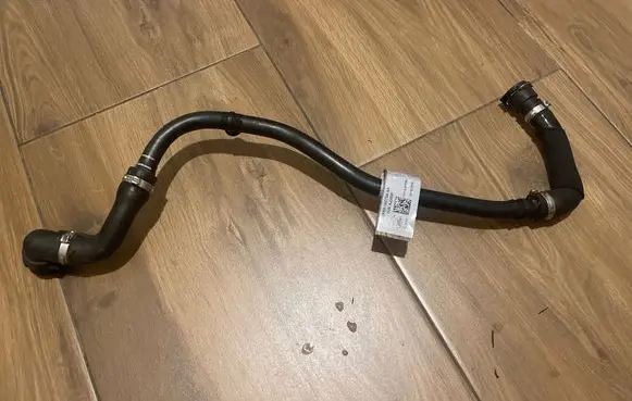 Jaguar F-Pace Engine coolant pipe/hose JK8310C754AA C72GA SUVAJ200P