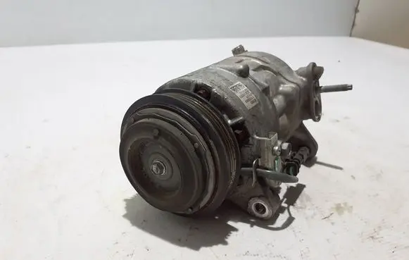 Chevrolet Silverado Air conditioning (A/C) compressor (pump) 86789825
