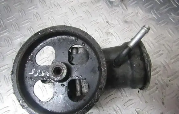 Toyota Avensis T250 Power steering pump