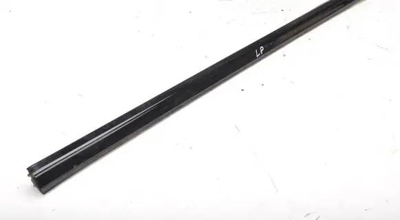 BMW 7 G11 G12 Front door windshield rail 