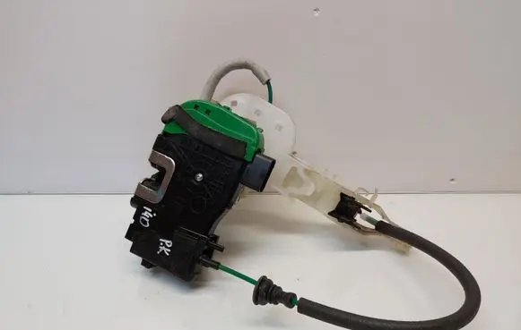 Hyundai i40 Front door lock 813103Z000