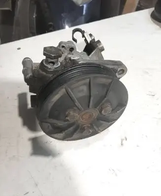 BMW 3 E90 E91 Power steering pump 7537862