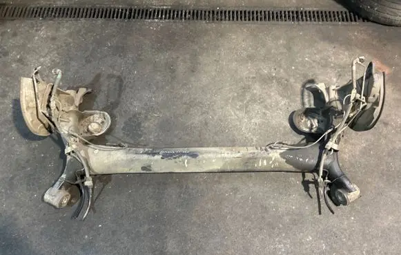 Nissan Qashqai Rear axle beam 