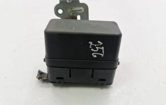 Nissan Qashqai Fuse module 24882AD100