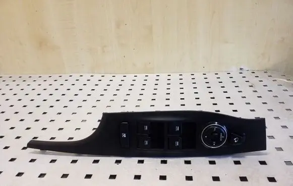 Hyundai i40 Electric window control switch 935703Z0504X 39R4951000