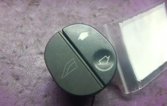Ford Puma Quarter vent window switch 96FG14529AC