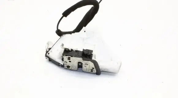 Nissan Qashqai J12 Coupe door lock (next to the handle) 