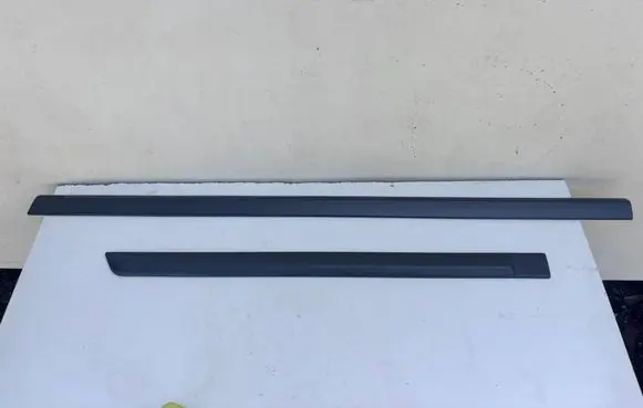 Skoda Superb B6 (3T) Front door trim (molding) 3T0071327