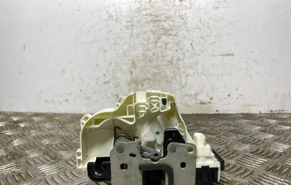 Jeep Grand Cherokee Front door lock P04589924AF