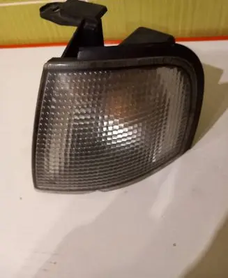Nissan Primera Front indicator light 6R01811