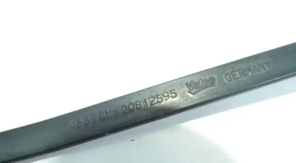 Opel Zafira C Front wiper blade arm 20812595