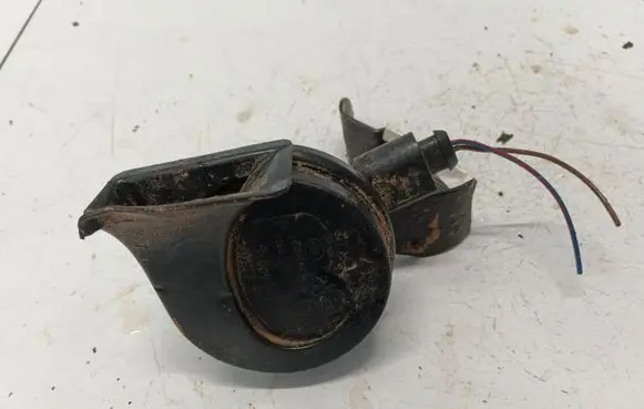 Audi Q3 8U Horn signal E10324