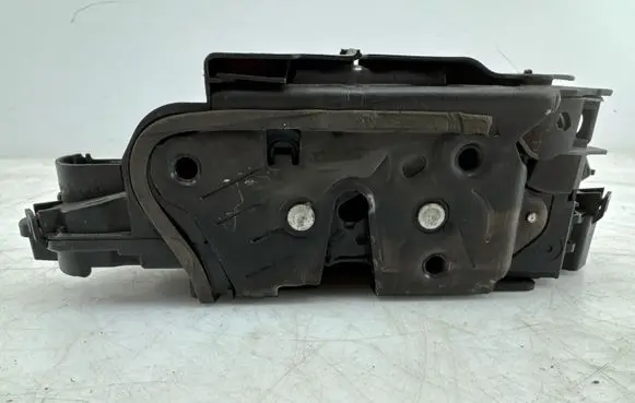 Volkswagen Golf VII Front door lock 5TC837016B