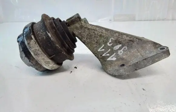 Mercedes-Benz SLK R170 Engine mounting bracket A1112231804