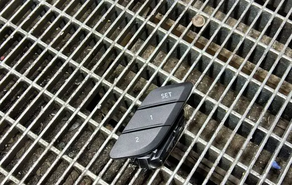 BMW 5 F10 F11 Seat control switch 9680401