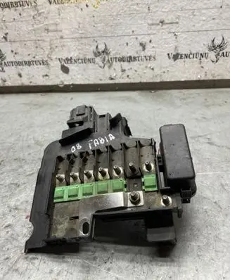 Skoda Fabia Mk2 (5J) Fuse module 6R0937550A AA9035
