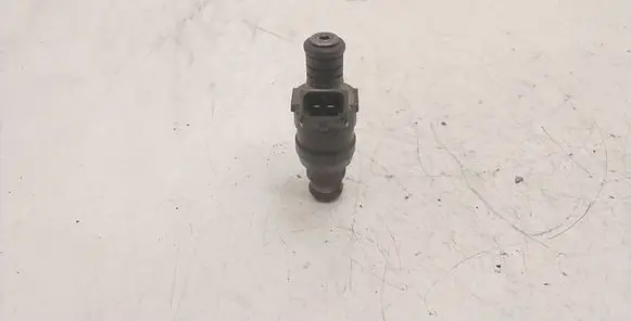 BMW 5 E39 Fuel injector 1747406