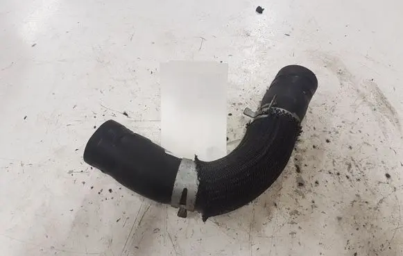 Coolant pipe/hose
