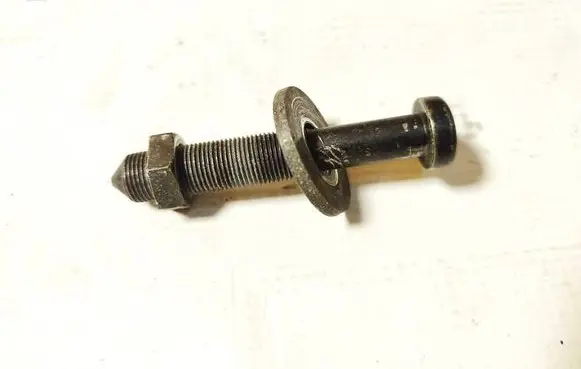 Opel Astra H Nuts/bolts 