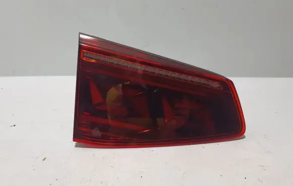 Volkswagen PASSAT B8 Tailgate rear/tail lights 3G9945307N