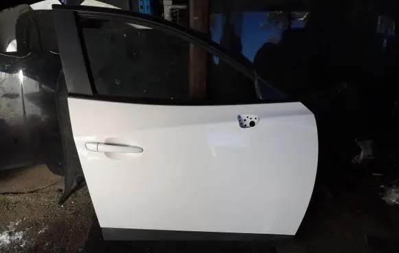 Mazda CX-3 Front door