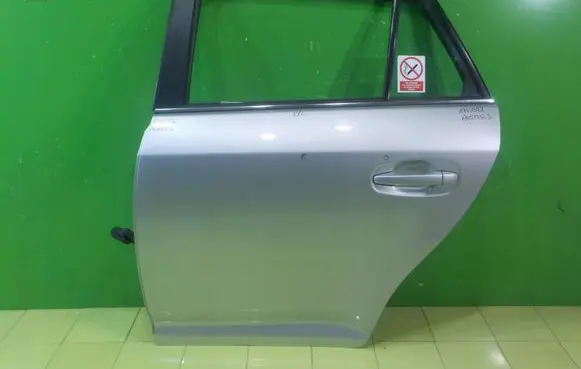 Toyota Avensis T270 Rear door 17AB72 4B8B6A6B0C904DF7AF