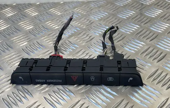 Skoda Fabia Mk3 (NJ) Hazard light switch 6V0927132C