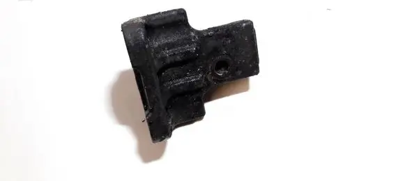 Mazda 323 Engine mounting bracket