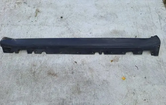 BMW X5 E70 Sill 51778037289 8037289