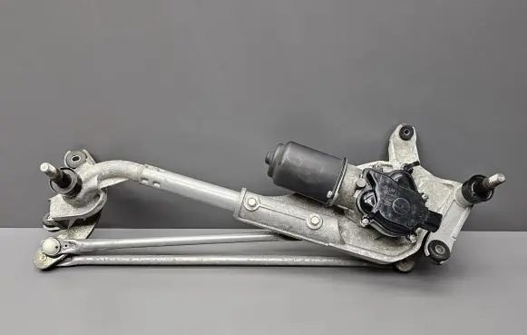 Honda Accord Front wiper linkage and motor WM076