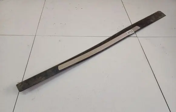 Front sill trim cover