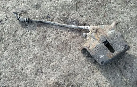 Ford Focus C-MAX Front brake caliper