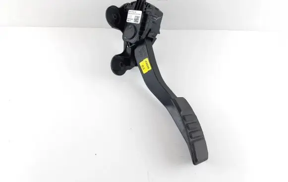 Ford Mustang VI Accelerator throttle pedal CR33-9F836-BB