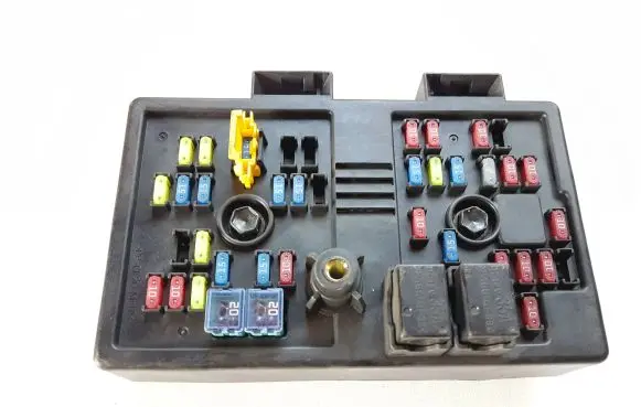 Chevrolet Captiva Fuse module 96821082