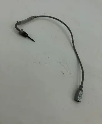 Volkswagen Golf VIII Exhaust gas temperature sensor 8k0973802d