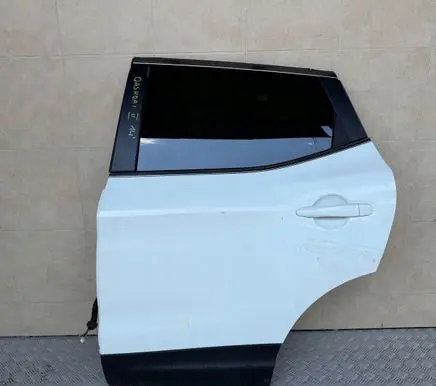 Nissan Qashqai Rear door