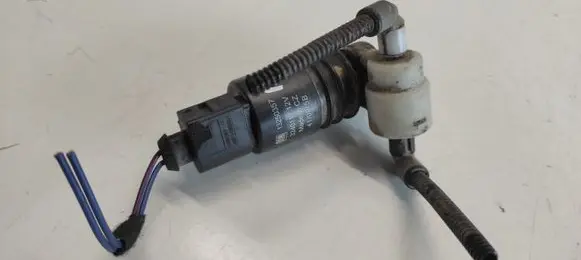 Opel Insignia A Windscreen/windshield washer pump 3240117 13250357