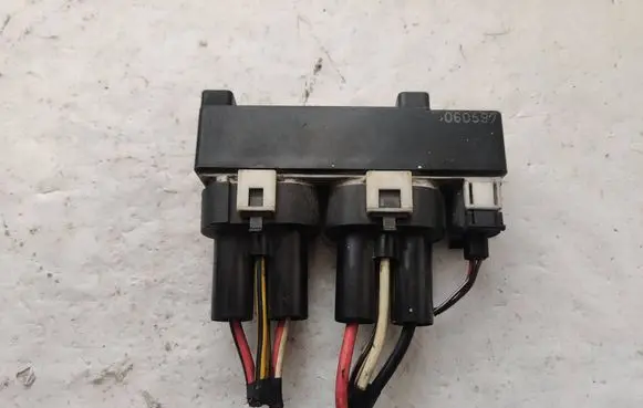 Volkswagen Polo III 6N 6N2 6NF Coolant fan relay 898726000 701919506A