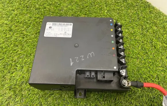 Mercedes-Benz S W221 Battery control module A2215401062 5DK00901303 A2215457132