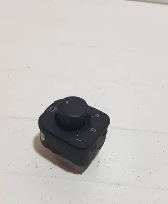 Volkswagen PASSAT B6 Wing mirror switch 1K0959565F 1036