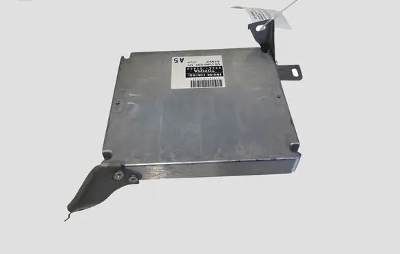 Toyota Avensis T250 Engine control unit/module 8966105A50