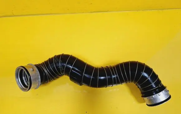 Mercedes-Benz C W203 Intercooler hose/pipe A2035280782