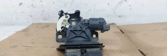 Audi A4 S4 B7 8E 8H Tailgate/trunk/boot lock/catch/latch