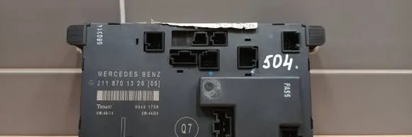 Mercedes-Benz E W211 Door control unit/module 2118701326 00401708